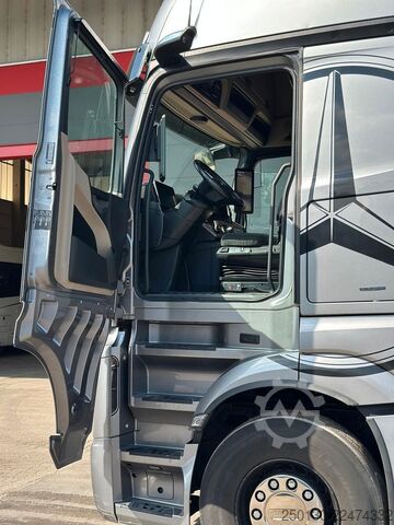 Unit traktor standar MERCEDES-BENZ Actros 1851 GigaSpace 4x2 BL / MIRROR /RETARDER/