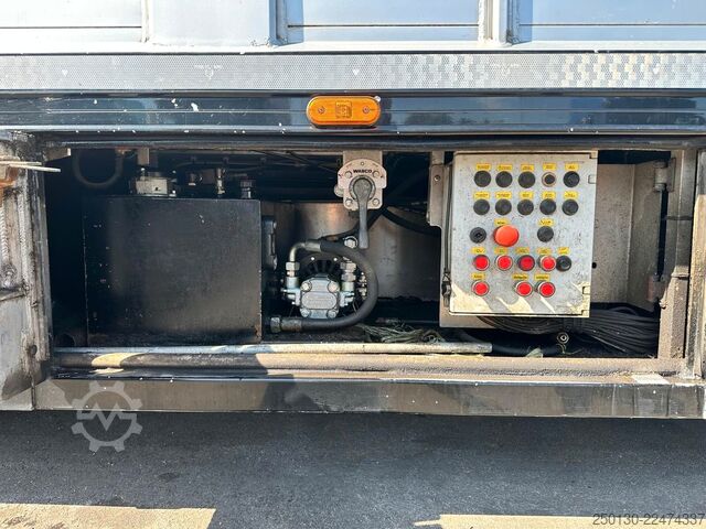 Trailer angkut kuda Finkl FINKL VTA24 3.Stock KombiLiner Liftachse Hubdach