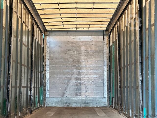 Trailer semi terbuka dengan terpal SCHMITZ CARGOBULL SCB*S3T MegaTrailer Curtainsider Edscha
