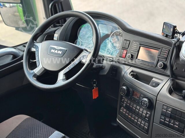 Truk pengangkut ternak MAN TGX 26.440 6x2 3.Stock Cuppers, Lenk-/Lift