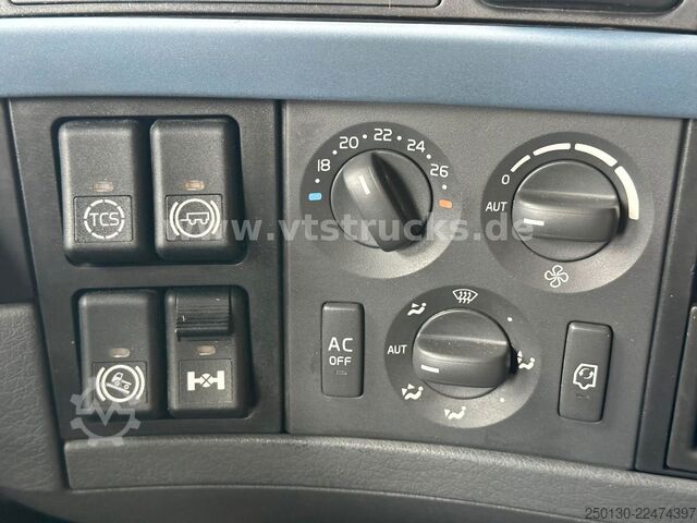 Camion pentru transport bovine VOLVO FH 400 6x2 LL ROLOEFSEN Aufbau *verunfallt*