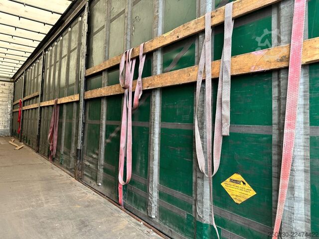 Semiremorcă deschisă cu prelată SCHMITZ CARGOBULL SCB*S3T MegaTrailer Curtainsider Edscha