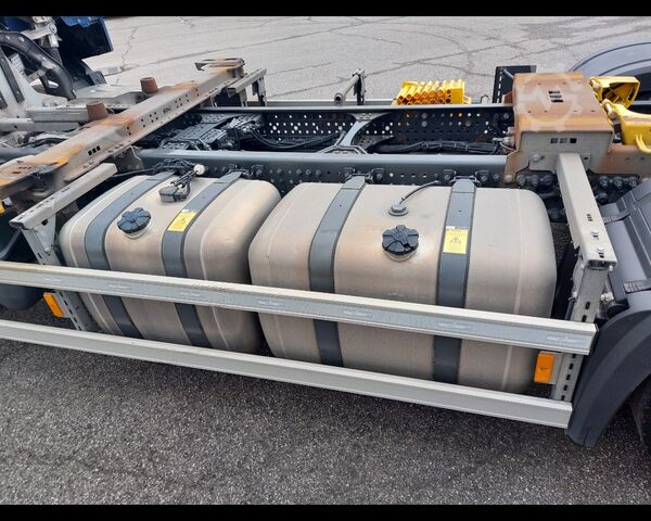 Bodi tukar dengan struktur kotak MERCEDES-BENZ Actros 5 distribuzione 25 6x2 - Actros 5 distribuzione 2545 L 6x2