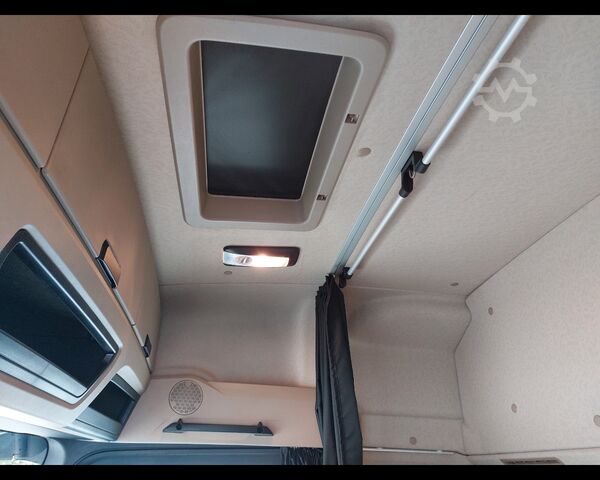 Bodi tukar dengan struktur kotak MERCEDES-BENZ Actros 5 distribuzione 25 6x2 - Actros 5 distribuzione 2545 L 6x2