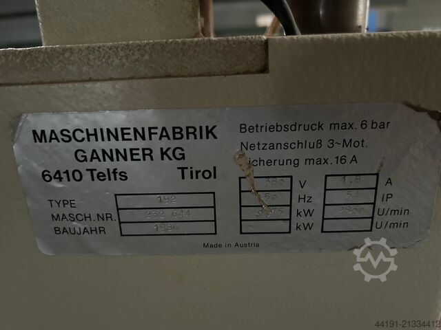 Vŕtacie a zatláčacie zariadenie na pohárikové závesy Ganne 192 Ganne 192