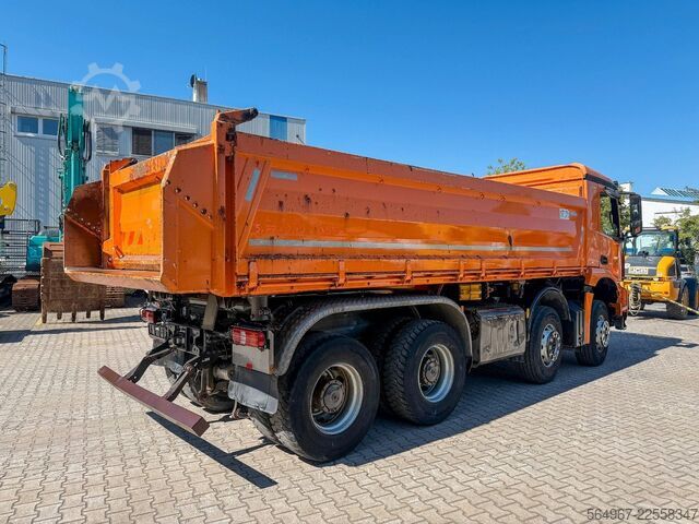 Tresidig tippbil MERCEDES-BENZ Arocs 3243 3.S.K Motorschaden