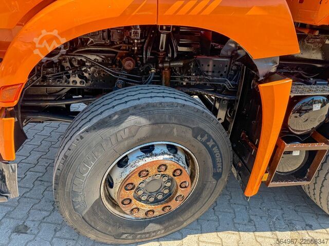 Tresidig tippbil MERCEDES-BENZ Arocs 3243 3.S.K Motorschaden