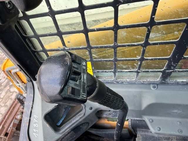 Utovarivač na točkovima BOBCAT S450 / 2016 BJ / 1.315 H