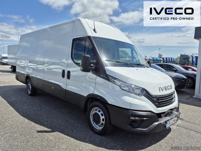 Slēgtais furgons IVECO 35S16 V