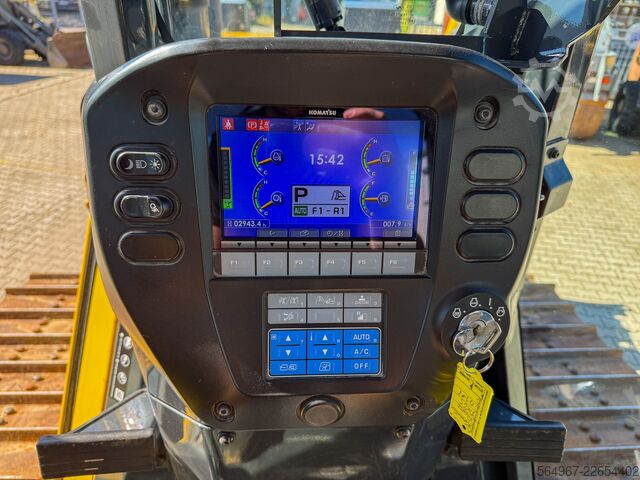 Planierraupe Komatsu D65PXI-18 mit Heckaufreißer GPS