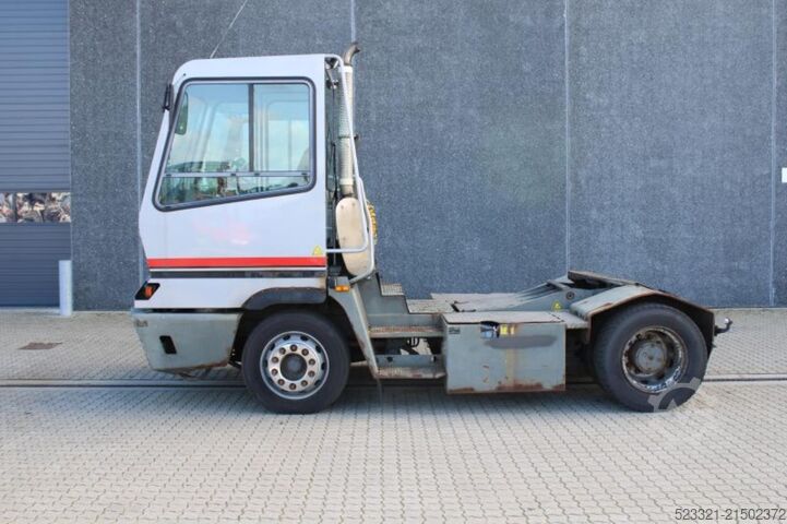 Traktor terminala Terberg YT182