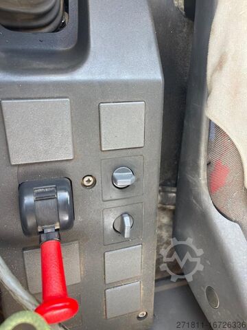 Камион с кука за контейнери FIAT IVECO EUROCARGO 150E23