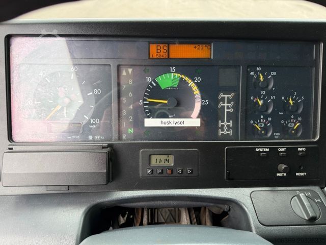 Lori tangki vakum MERCEDES-BENZ Actros 4140 8x4 KOKS MEGAVAC 8000 ADR Dry Vac