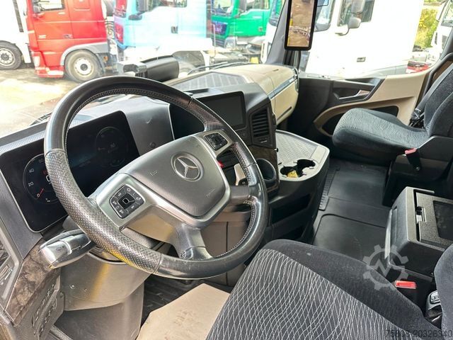 หัวลากมาตรฐาน MERCEDES-BENZ Actros 1851 GigaSpace 2Tanks Retarder