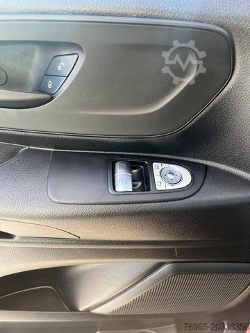 Furgoneta MERCEDES-BENZ Vito 110 CDI 6G KLIMA TEMPOMAT 3-SITZER SCHRÄNKE