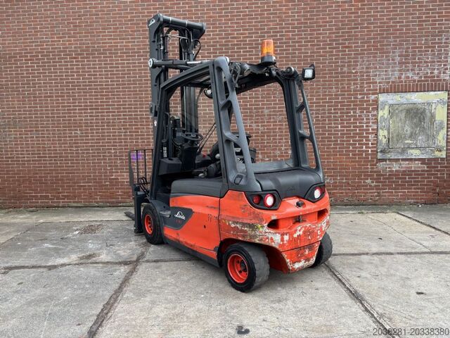 מלגזה 4 גלגלים חשמלית Linde E30L-01