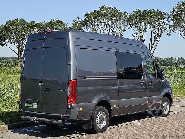 High-roof van MERCEDES-BENZ SPRINTER 317 L2H2 LED Navi Autom.