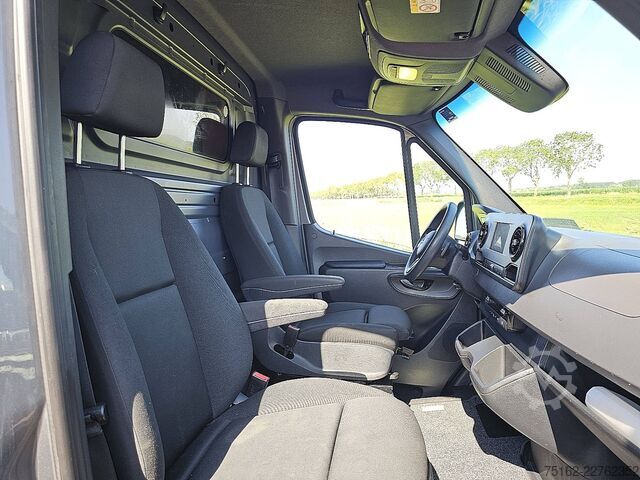 High-roof van MERCEDES-BENZ SPRINTER 317 L2H2 LED Navi Autom.