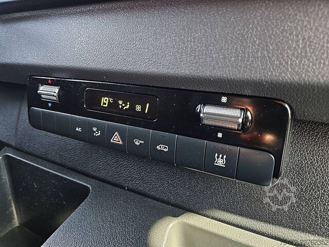 High-roof van MERCEDES-BENZ SPRINTER 317 L2H2 LED Navi Autom.