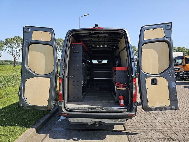 High-roof van MERCEDES-BENZ SPRINTER 317 L2H2 LED Navi Autom.