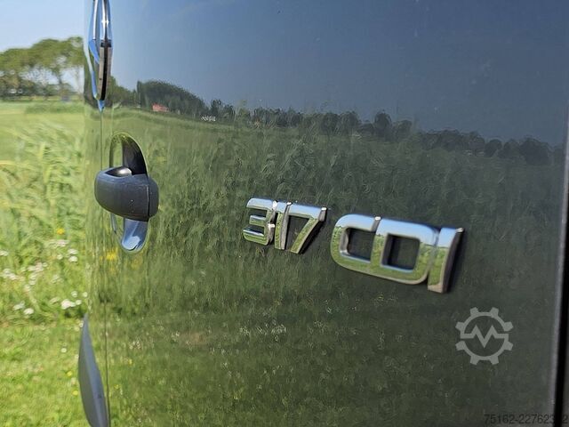 High-roof van MERCEDES-BENZ SPRINTER 317 L2H2 LED Navi Autom.