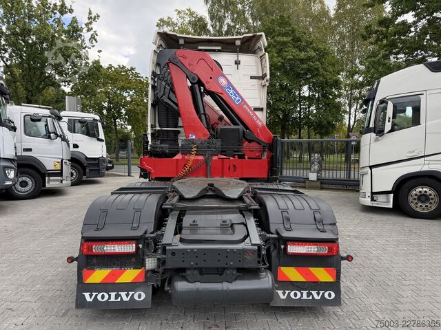 Tractora standard Volvo FH460 6X2 Kran HMF 2620 bis 18.50 Meter