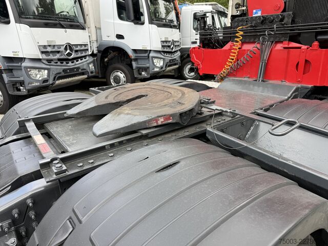 Tractora standard Volvo FH460 6X2 Kran HMF 2620 bis 18.50 Meter