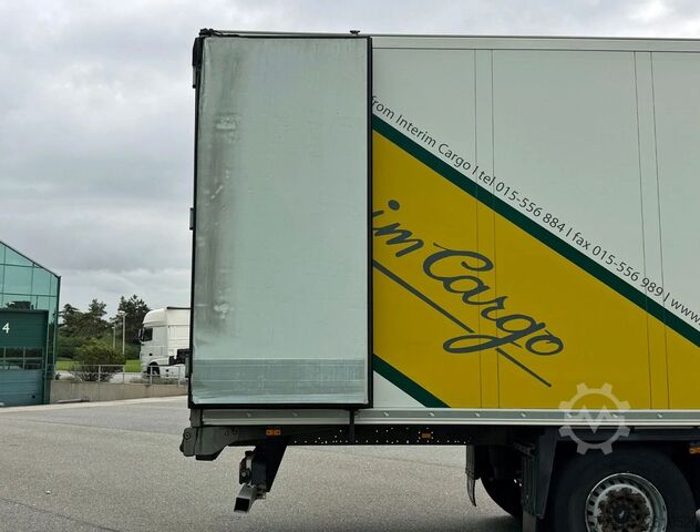 Poluprikolica hladnjača SCHMITZ CARGOBULL SCB*S3B CARRIER VECTOR 1550 DISC BRAKES FLOWERWI