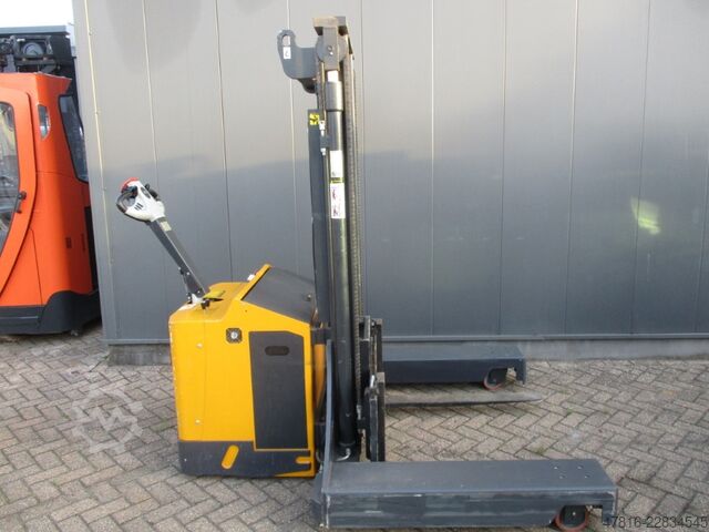 Firevejs gaffeltruck FAC 4V-XT3020