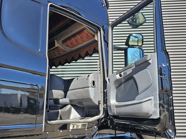 Sistem lengan pengait Scania T580 8x4*4 / TORPEDO / HOOKLIFT / ABROLKIPPER