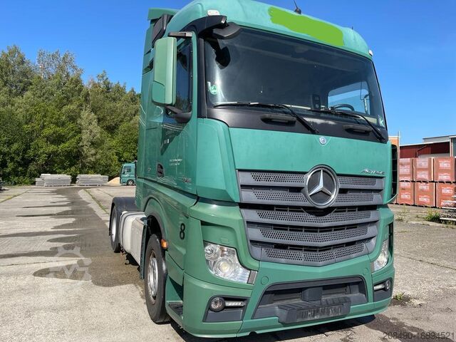 Njësia standarde e traktorit Mercedes-Benz Actros 1845