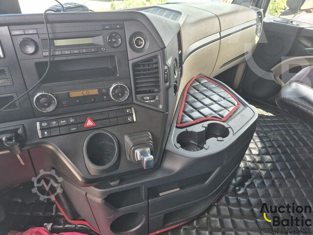 מרצדס-בנץ אקטרוס 1843 Mercedes-Benz Actros 1843