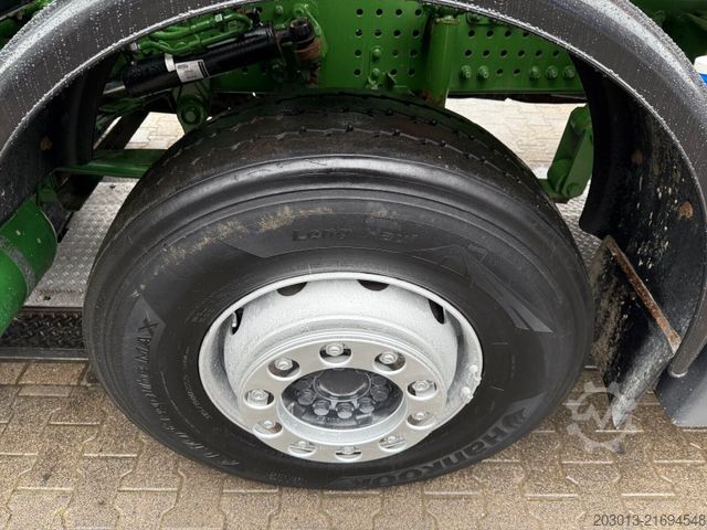 Betonmischer LKW MERCEDES-BENZ AROCS 3240 8x4 Betonmischer Liebherr 9 m³