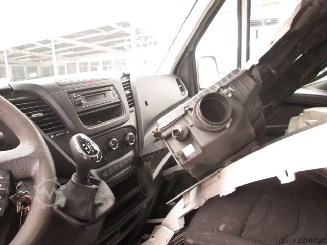 Pakettiauton alusta IVECO 35 C13*Fahrgestell*