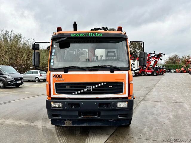 Suction vehicle Volvo FL220 + JUROP VJC 6/3 KOLKENZUIGER