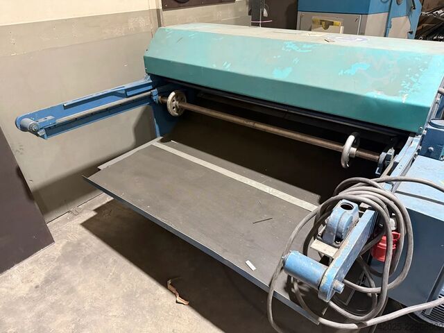 Tesoura guilhotina motorizada LOTZE K 15