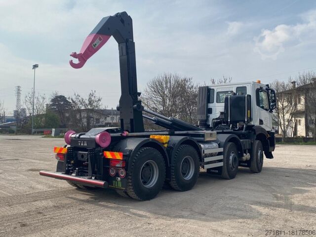 Kampós konténerszállító teherautó IVECO IVECO TRAKKER T-WAY AD510 NUOVO SCARRABILE