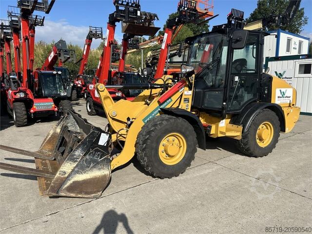 Carregador CAT 906 (9145)