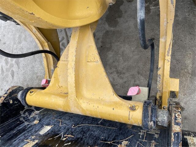 Carregador CAT 906M (7164)