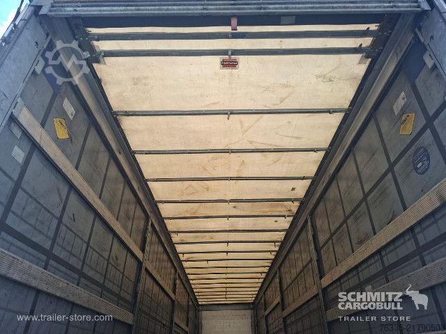 Nyitott ponyvás félpótkocsi Schmitz Cargobull Curtainsider Mega