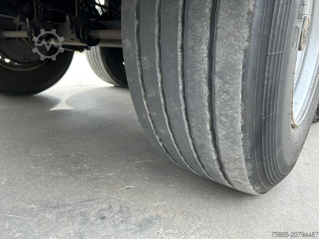 Koper Schmitz Cargobull SCB S3B / Box Trailer / BPW Drum / NL Trailer /...