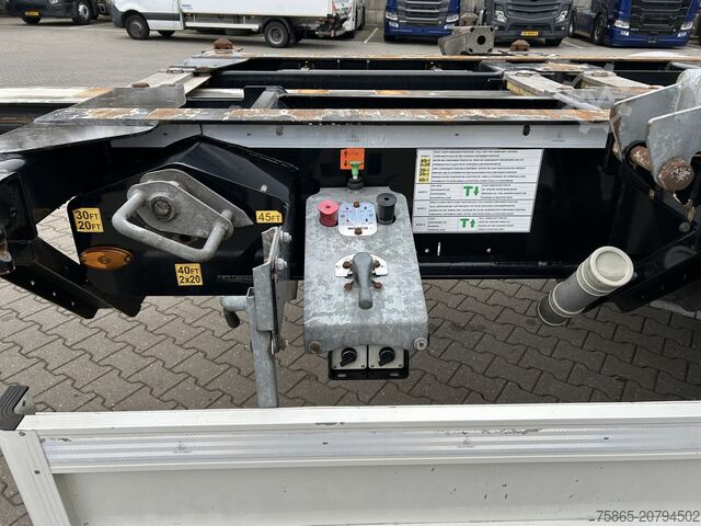 Transportasi kontainer Renders Euro 800 / Container 20 - 30 - 40 - 45 ft / Dru...