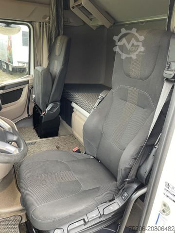 Tractor estándar DAF FT XG 530