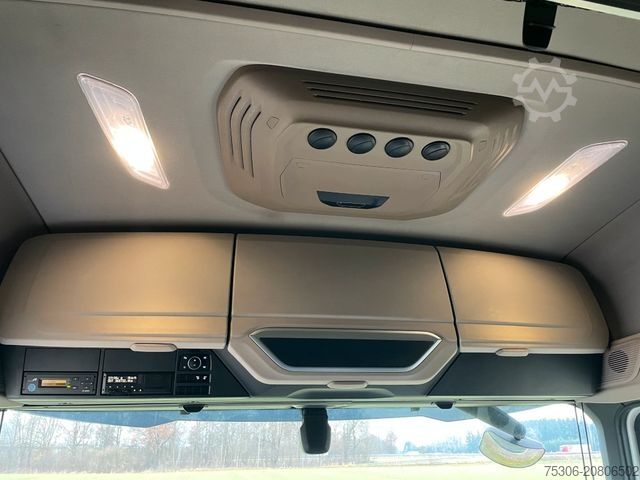 Tractor estándar DAF FT XG 530