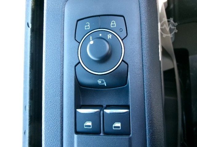 Minibus FORD Transit Custom 320L1 Trail 100kW AWD AHK 2xS.Tür