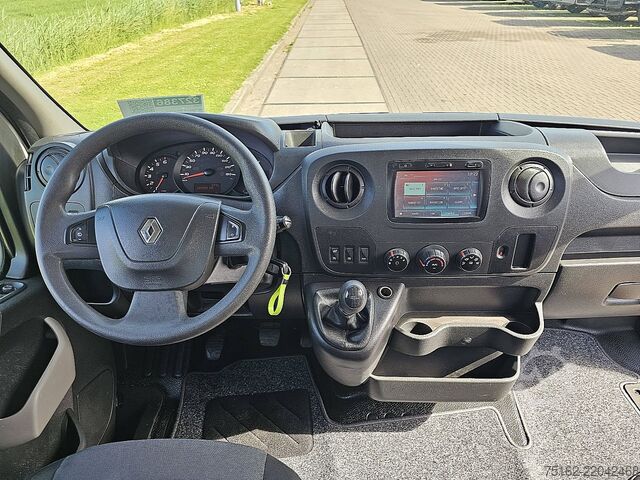 Platformslastbil med kran RENAULT MASTER T35 HIAB T-CLX13 EURO6