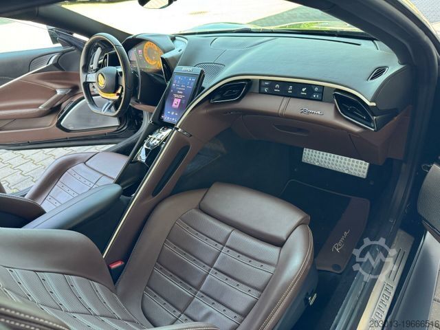 Fourgon FERRARI Roma Coupe Schwarz