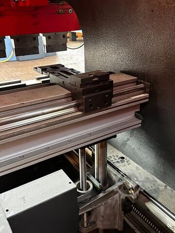 प्रेस ब्रेक AMADA PROMECAM HFT 130-3