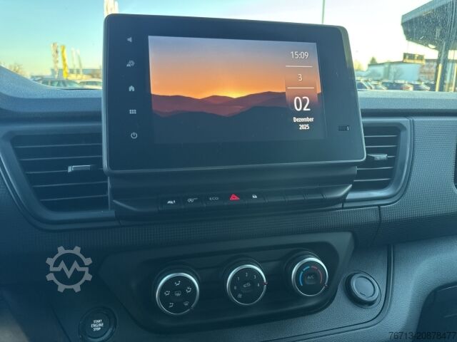 Furgon blaszak Renault Trafic KOMFORT L2H1 3,1t Blue dCi 150 NAVI