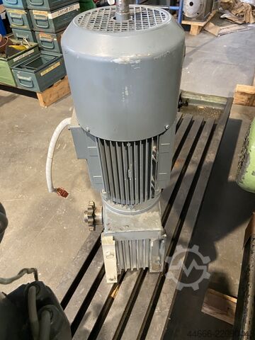 Prevodovka SEW-EURODRIVE S60DT 100 LS-4 B/ HR/ TH/2